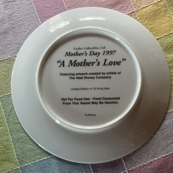 Grolier collectible Mothers Day ceramic plates set of four Disney - Picture 9 of 9